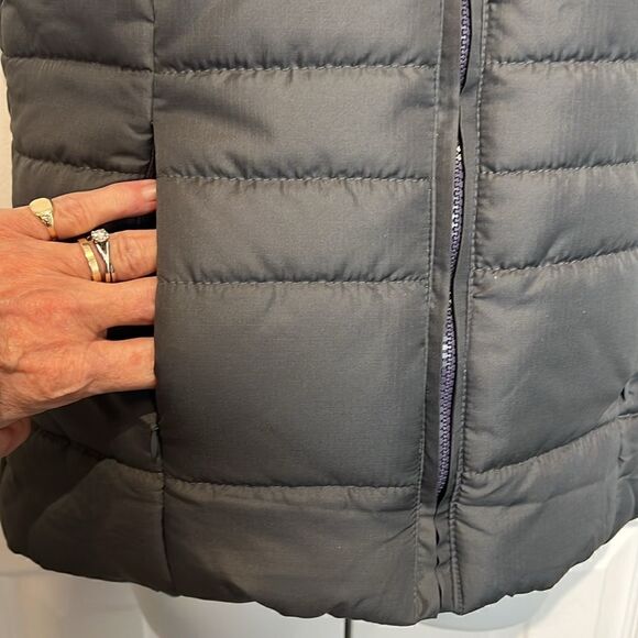 Isaac Mizrahi Grey Quilted Zip Up Vest Size M - Picture 5 of 11